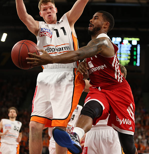 持怀疑态度 持怀疑态度